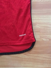 اكس لارج • أديداس • وكاله