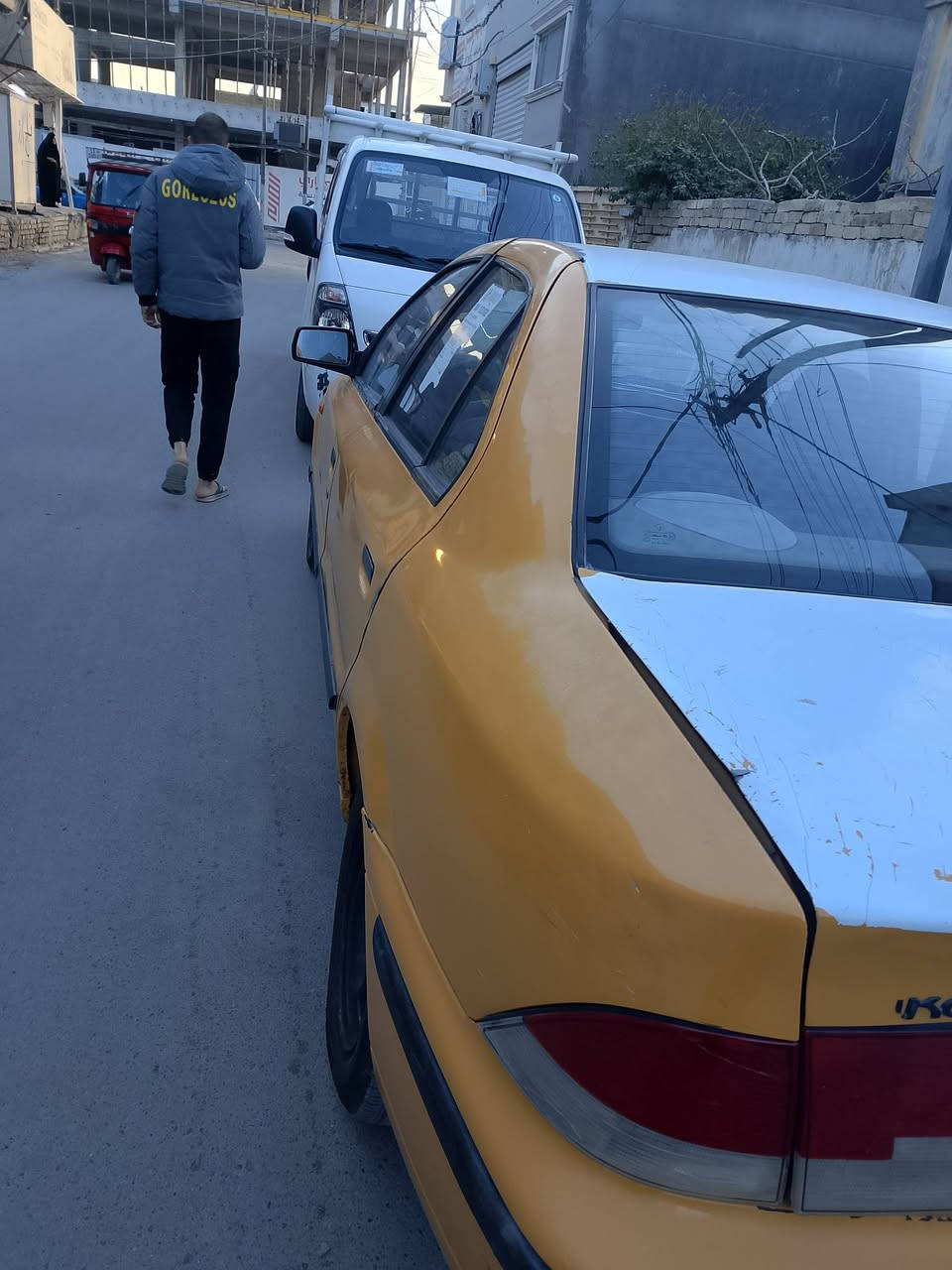 السلام عليكم ورمضان مبارك..عندي سمند 11 نظيفة كلش قطرة معجون مبيها يرادلها بنيد طار ع الجامة وقبق جنطة محلو السيارة محرك فرنسي تشك الكاع تبريد تخم تاير كهربائيات كيجات كلها شغالة رقم بغداد احمر تحويل ما اندل راعيها اتعهد بسرقة وعشائر..رايدها ب 17  بيها مجال او مراوس مكاني المشتل ***********
