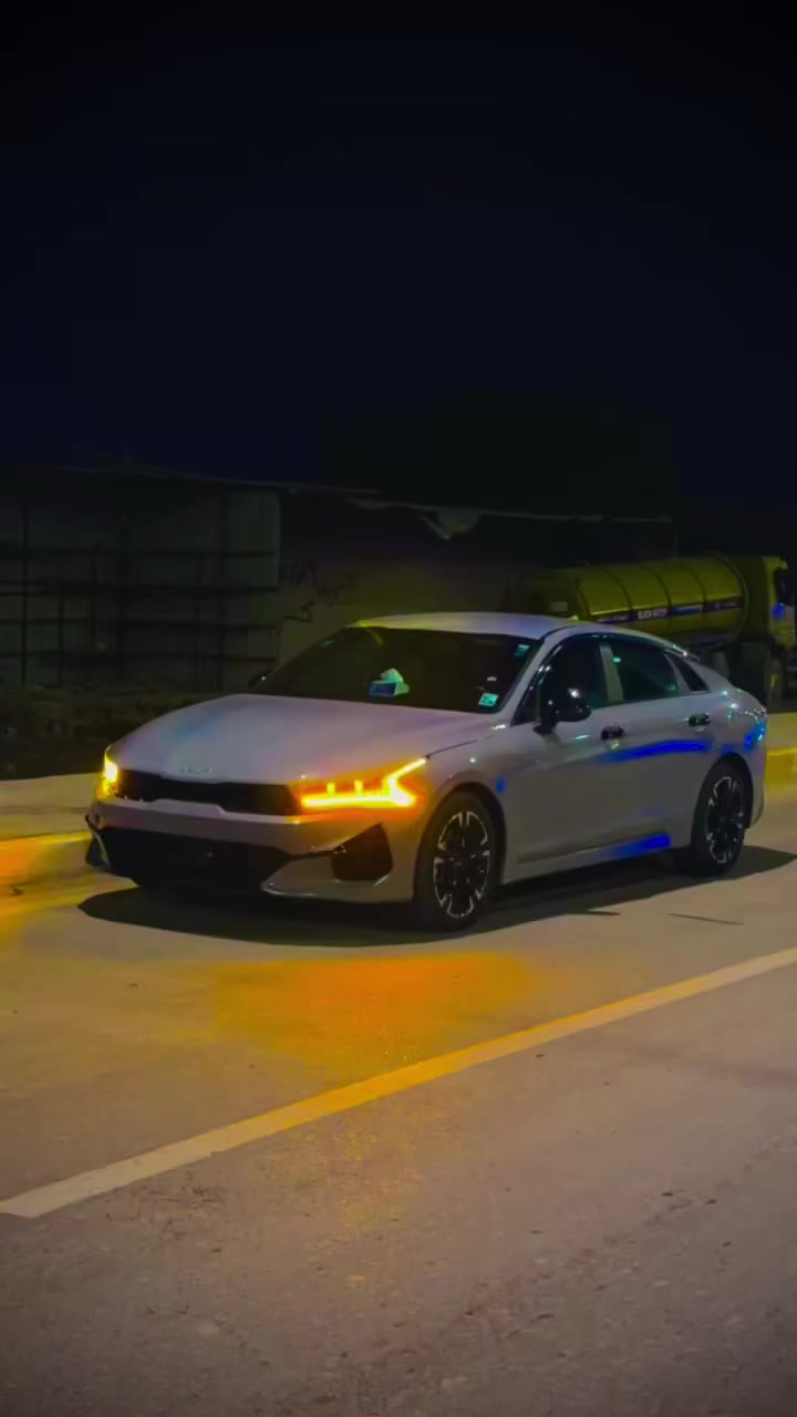 سلام عليكم كي فايف دخول جديد صارله شهر من دخلت موديل 2024 ماشيه 43 ميل محرك 1600 تيربو كير 8 نمر فول موصفات ما عده الفتحه ضربته نص جاملغ ومبدل بدون ايرباك بدون ضربه قويه خفيفه كلش السياره جديد كلش رقم كربلاء باقي بس على استلام الوحات السعر 192 وبيه مجال حك الجيه للستفسار اتصال برقم *********** مكان السياره كربلاء
