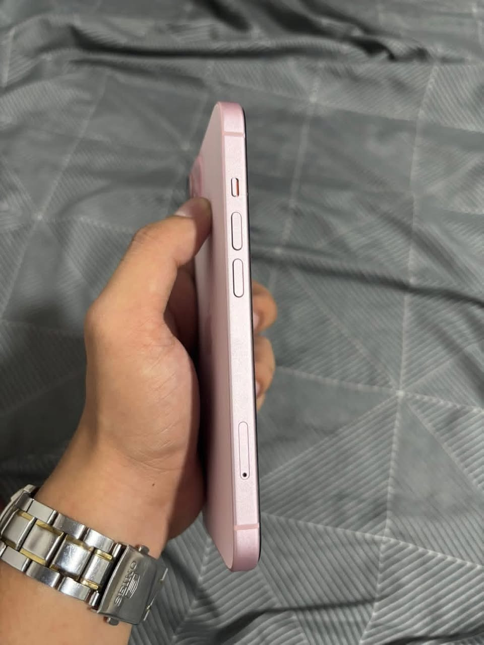 iphone 15
ذاكره 256
بطاريه 88%
‏1 sim يدعم
إمريكي . نموذج AM
مامفتوح . بدون ملحقات
 جهاز طافي فحم.فقط يحتاج تحديث كامل برمجه شعار ابل . بدون ايكلود لأن كله متوقف حالياً  
فحص مع ظمان
سعر 145 الف نهايته
عنوان / اربيل مناره + متوفر توصيل


**إذا كنت صاحب هذا الإعلان وتريد حذفه لأي سبب، رجاءا أرسل رسالة إلى الدعم الفني**