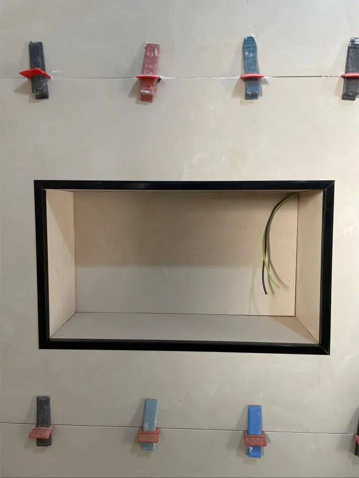 كادر سيراميك مصري متفرغ حاليا شغل درجى اولى استلام على الشعره ***********
