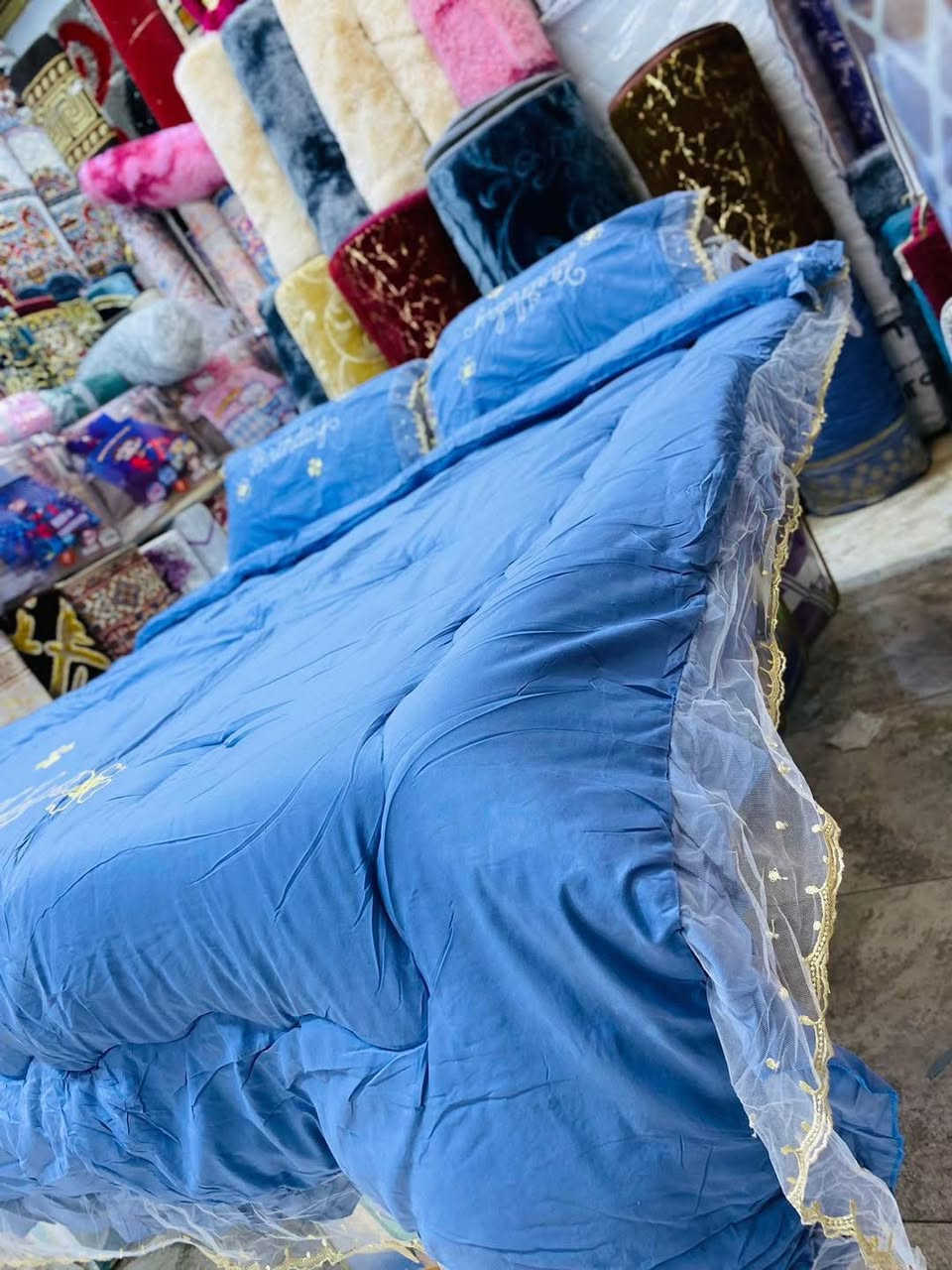 على بركة الله..💙
جديد جديد جديد

اللحاف نفرين قماش قطني صيفي مقطع مورد حفر تطريز وليس طبع اطراف تول حقيقي
خاماية درجة اولى 4 قطع

قياس اللحاف220*240
تلبيسة دوشك 180*200
وجهين مخده50*80

عنوان المجمع/ العروبة الاولى فرع شارع نزاهة القديم مجاور مطعم جود .

حجز واتساب ***********
توصيل متوفر داخل وخارج المحافظة.
