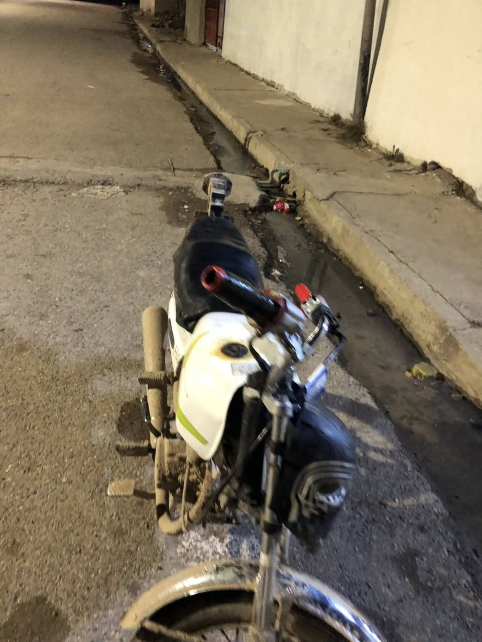 للبيع 300وبي مجال***********
