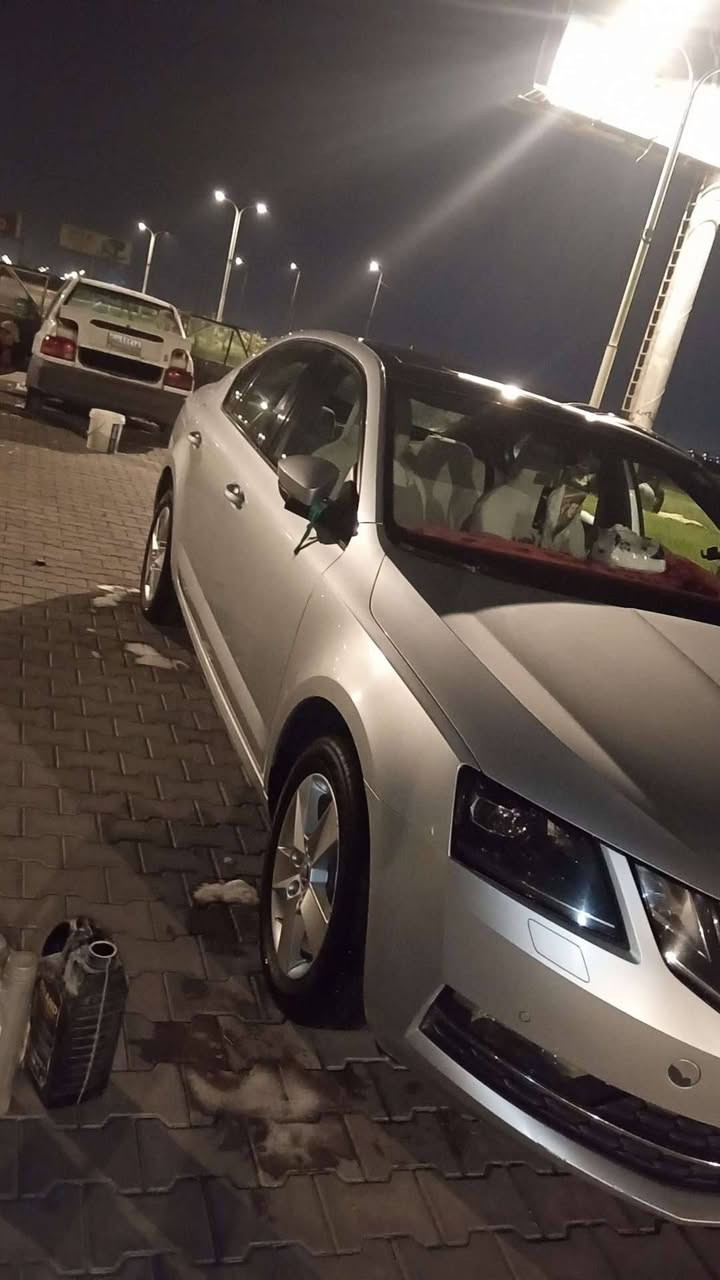 مكلف بالنشر
للبيع سكودا اوكتافيا ٢٠٢٠ فول مواصفات رقم بغداد حرة لون سلفر  صيانه كامله بالشركه ماشية ١٢٥ الف 
بيه بارد بطرف البنيد كلش بسيط
السعر ١٣٣ وبيها مجال للتواصل مع صاحب السيارة
***********
