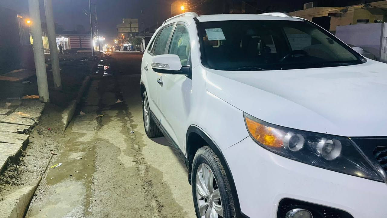 السلام عليكم 
سورنتو للبيع موديل2013
المحرك 4سلندر 2400رقم 
ربيل الدولي جديد
بسمي لتحويل مباشر
صدر امامي خلفي زين
مواصفات
تحكم ستيرن
مري شفط وشاير بلمري
حساسات
سبعه راكب
تبريد بيانوثلاث قطع
الداخل امطعم بصاج
مري شفط
يدات نيكل
تخم تايرجديد
5ويل كب حجم 18
مكان سياره بغداد 
لسعر 160
للستفسار***********
