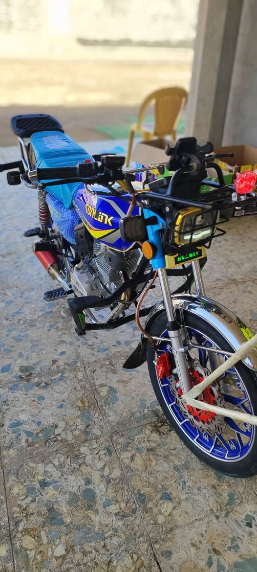 ياالله دراجه ايراني  للبيع جديد موديل2025محرك200cc السعر 825وبي مجال  محرك ما ممدود عليه صبانه المكان الرمادي جزيره البذياب هاذ رقمي للتواصل *********** مو شراي لا تعبني ولا اتعبك
