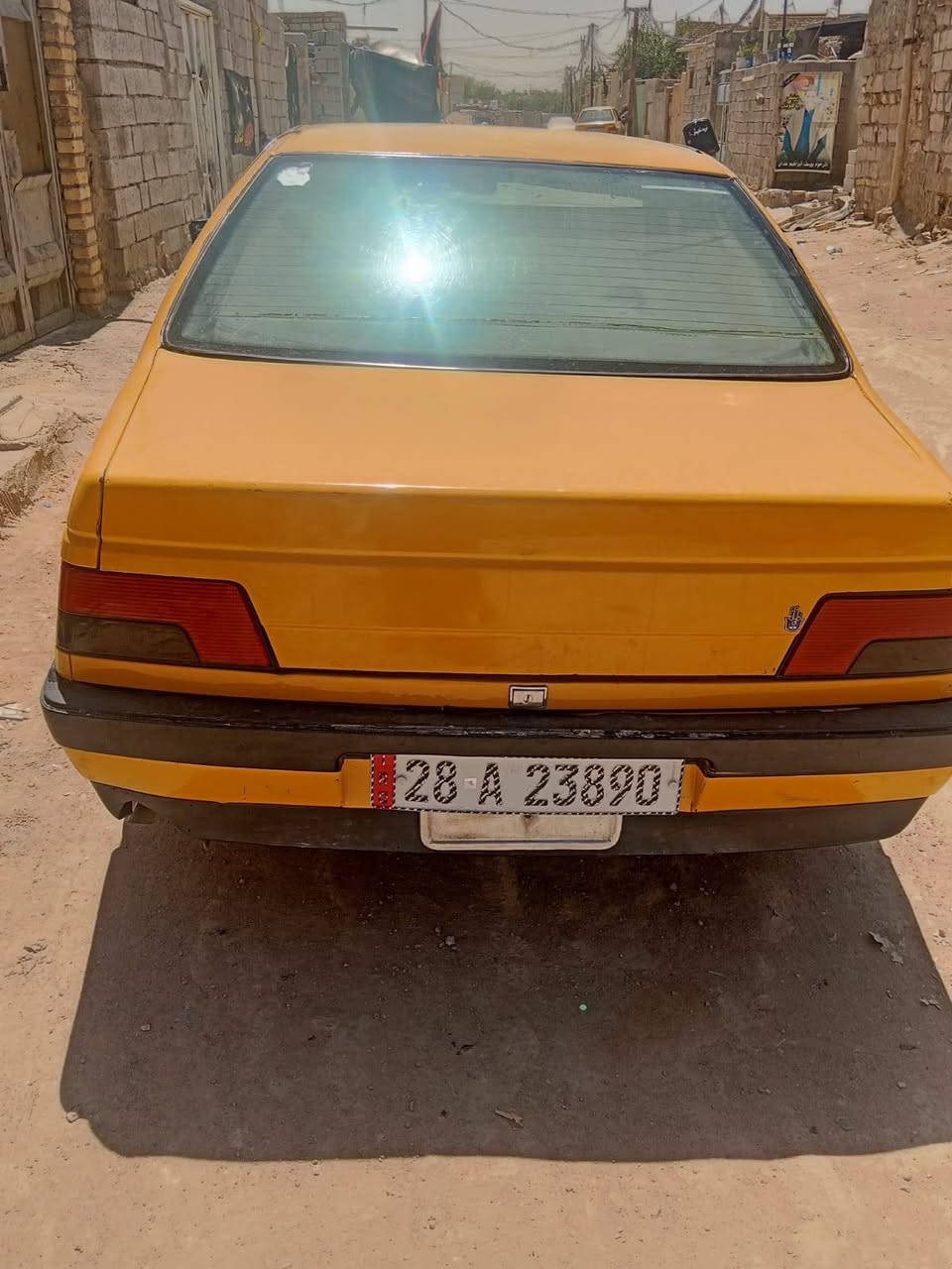 سلام عليكم بيجو 405 مصفره هيئه وغرامات سنويه بسمنه صار ا4 تيام مبدلل رقم انكليزي سياره خير من الله جاهزه 21 ورقه وبيه مجال بصيط عنوان الشاميه  *********** مامتواجد علفس تصل ودلل
