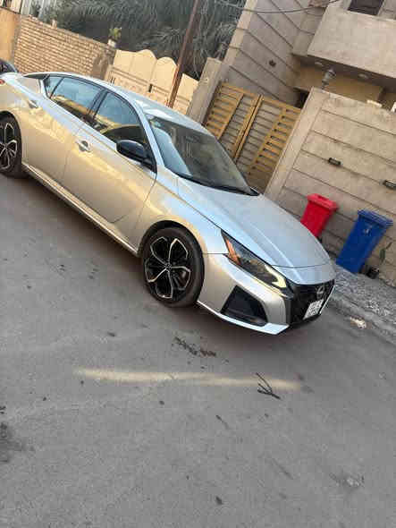 بسم الله الرحمن الرحيم للبيع التيما 2024 وارد امريكي حادث جاملغ امامي الأيمن فقط بجم مكفول راديترات شواصي لغود مكفوله بدون ايرباك بيها بارد تحت قبق البانزين فقط مواصفات SR فول السياره ما عدا الفتحه 
السعر 170$ للاستفسار الاتصال على الرقم *********** بغداد
