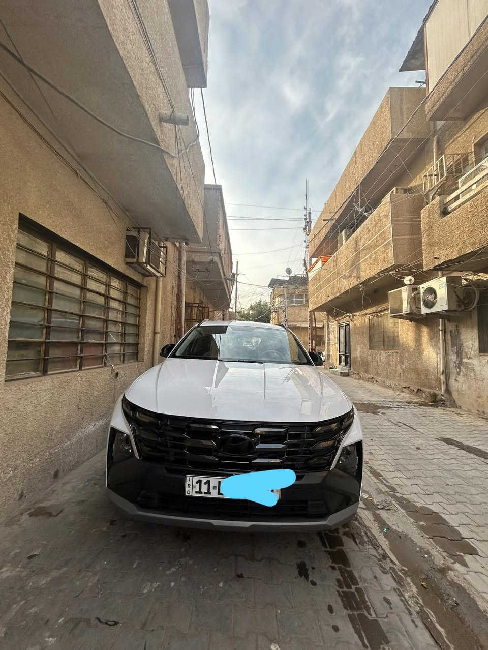 السلام عليكم توكسان موديل25 
 خليجيه ماشيه33 الف
فول موصفات عده البونراما السياره جديده 
رقم بغداد بسمي السعر 231 وبيه مجال جداً بسيط
العنوان بغداد المنصور قرب ساحة القاء 
رقمي*********** واتساب
