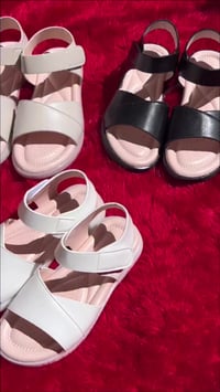 صندل بناتي • مقاسات ٢٦-٣٧ • يوصلك قبل العيد