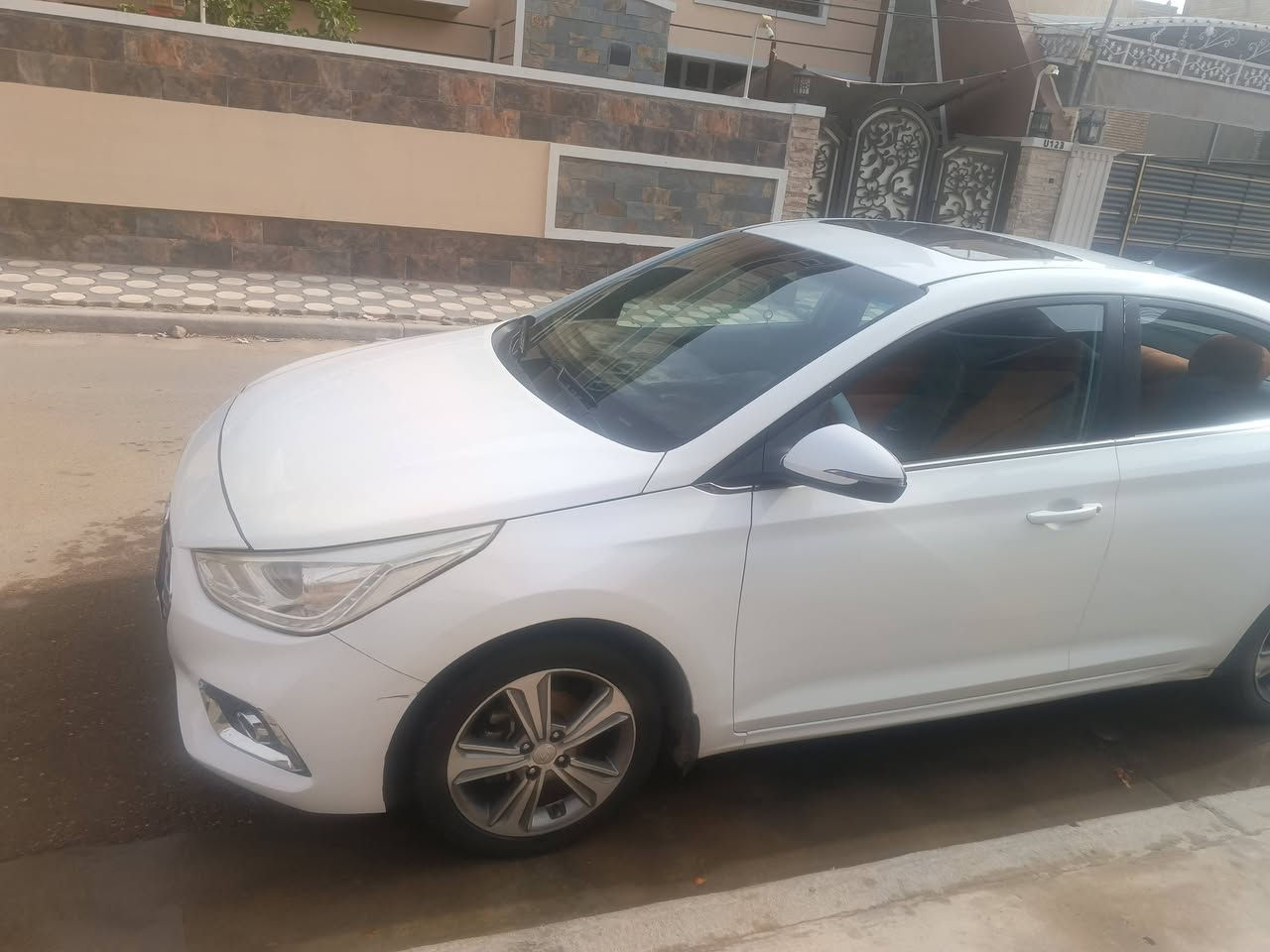 سلام عليكم من رخصه الكروب اكسنت للبيع موديل 19ابيض خليجي بيها حادث اثنين باب لا داخل ولا كص فقط تبديل  محرك وكير زيرو السياره جديده بمعنه لا توصف فتحه سقف مري اشاره وشفط تحكم جهتين رادارحساس خلفي وجانبية لايت دوار معه الستيرن خمسه ويل كب والسعر 120وبيها مجال شي بسيط هذا رقمي ***********ابو علي
