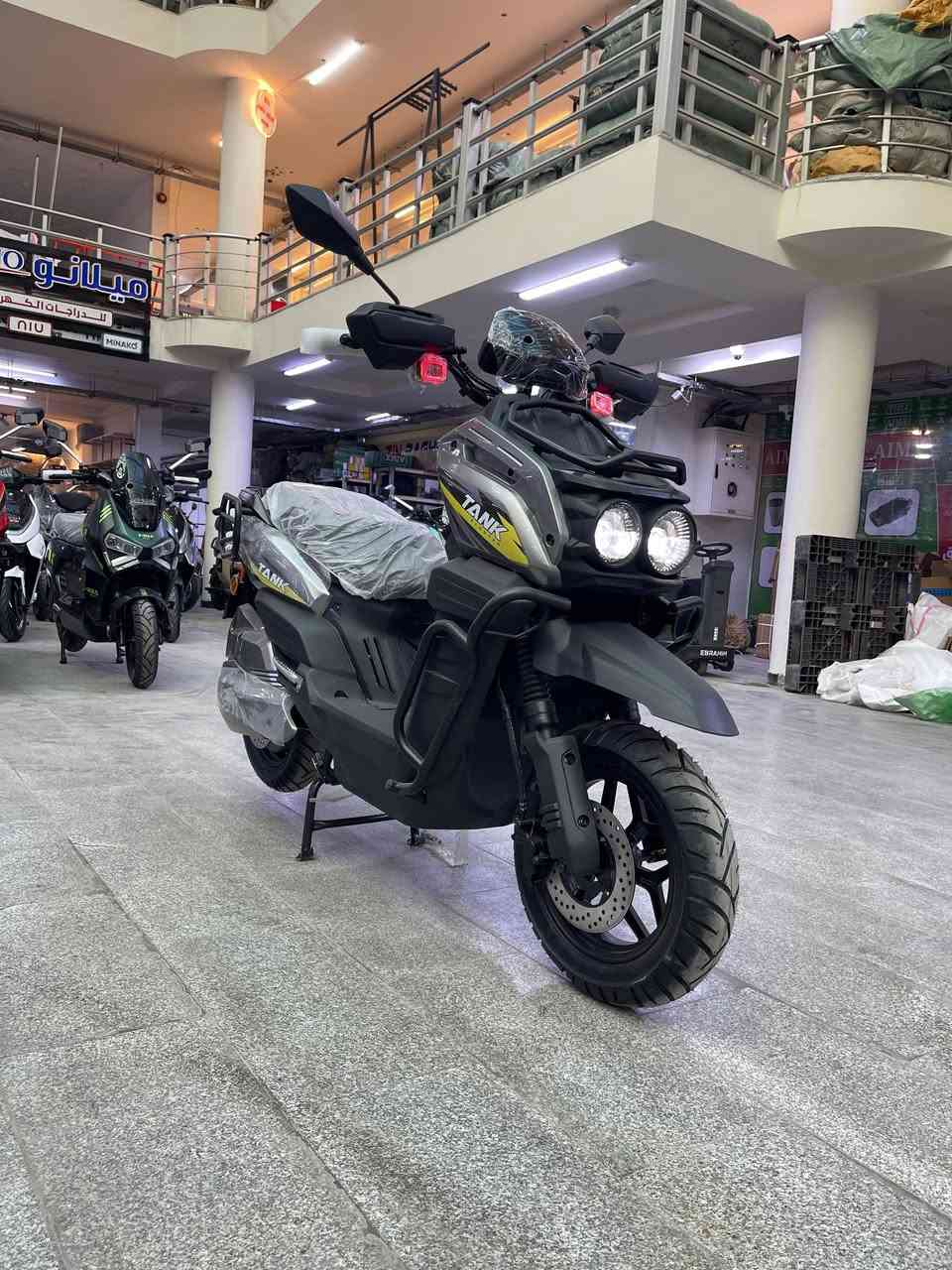 السلام عليكم دراجات اباشي الأصلي شركة هوديhuodi بطارية ليثيوم فوسفات الحديد خلايه مو اصبع 
ملف 2000  بطارية 55امبير كامل مواصفات
ضمان سنة.  عقل + ملف + بطارية 
العنوان معرض ميلانو للدراجات الكهربائية    بغداد مجمع الخلاني قرب السنك 
السعر   ١.٨٠٠                  ***********
