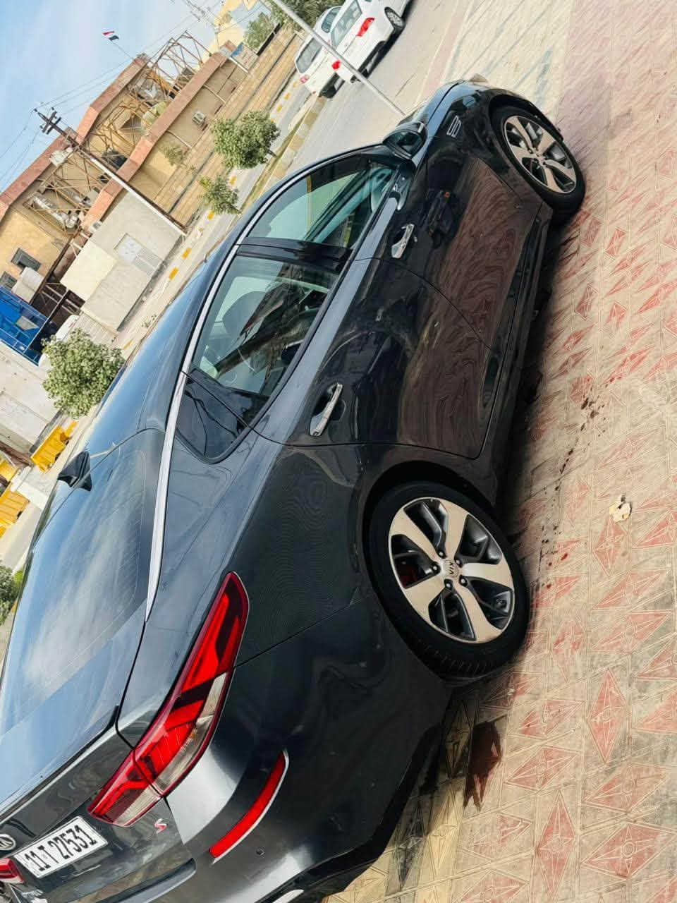 أوبتما 20 وارد امريكي حادثها مثل ما موضح في الصور فقط دعاميات بيها بخشم البنيد ومبدل بلاد نفس اللون وبيها باب السايق صبغ وطخة بسيطه بحوض الجنطه ماواصله للسبير
وخصمه خفيفه بالحوض بدول بارد وصبغ نفسها باقيه كلش خفيفه 
فول مواصفات SXL 
مكينه 2400 كامرات حساسات رادار بانوراما فتحتين كشنات جلد سماعات دمام شاشة كبيره كار بلي بلاد بصمه بصمه ابواب وجنطه اشاير بالمري اشاير ترحيب تحكمات قياده 3 وضعيات كشن كهرباء تدفئه وتبريد وهواي مواصفات بعد 
رقم دولي  بغداد حره باسمي
السعر 130 وبيها مجال 
للتواصل ***********
