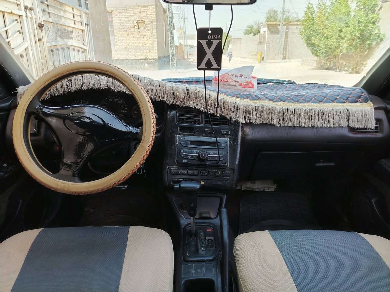 السلام عليكم سياره كورونا للبيع موديل 1992 سيارة جاهزه ماتصرف عليها ربع مابيها اي نقص مصبوغه جماليه فقط بدون ضربه رقم (نكليزي)(دياله )(مشروع وطني) بسمي داور وين مايعجبك غرفه جديده السعر 45 ورقه المكان النجف الاشرف ***********
