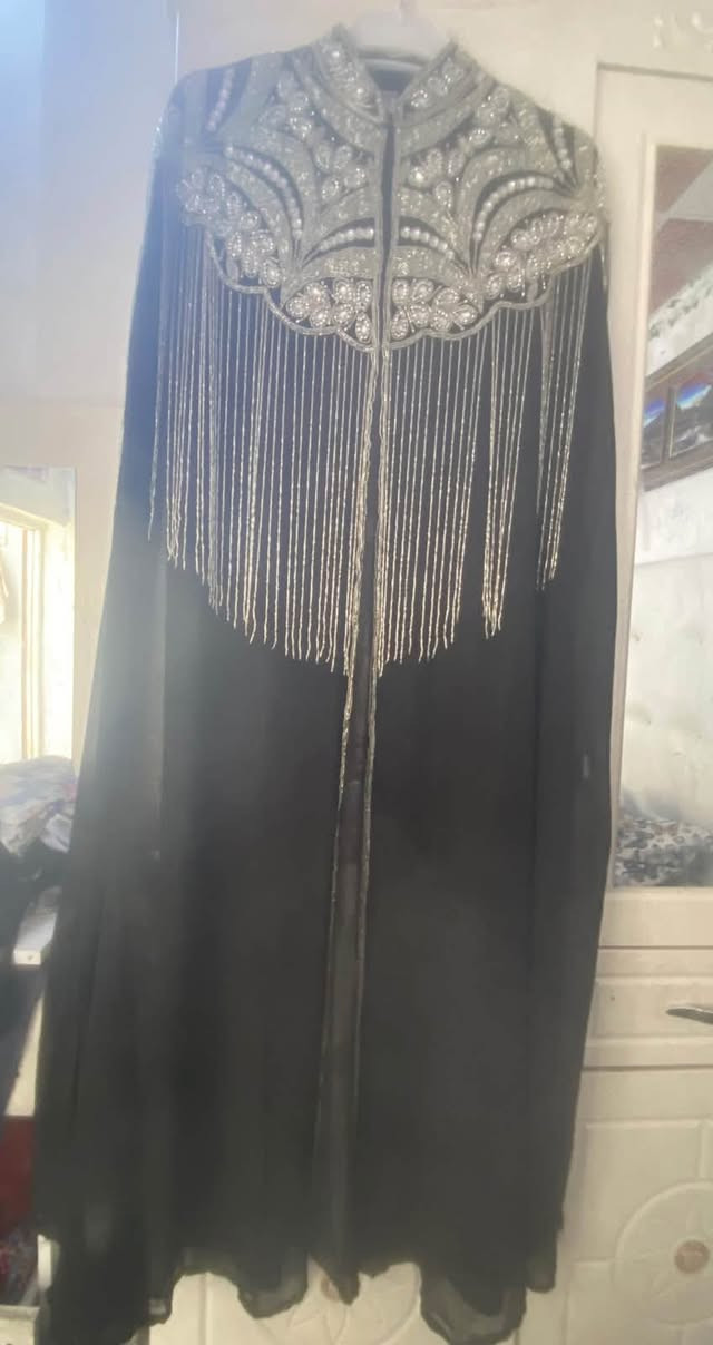 السلام عليكم 

عباية سوداء فاخرة مزينة بتطريز فضي كثيف وشرابات على الصدر القياس فري
السعر 30الف

ملاحظه لحد لان ماملبوسه
يوجد توصيل داخل الحله وجميع المحافظات


**إذا كنت صاحب هذا الإعلان وتريد حذفه لأي سبب، رجاءا أرسل رسالة إلى الدعم الفني**
