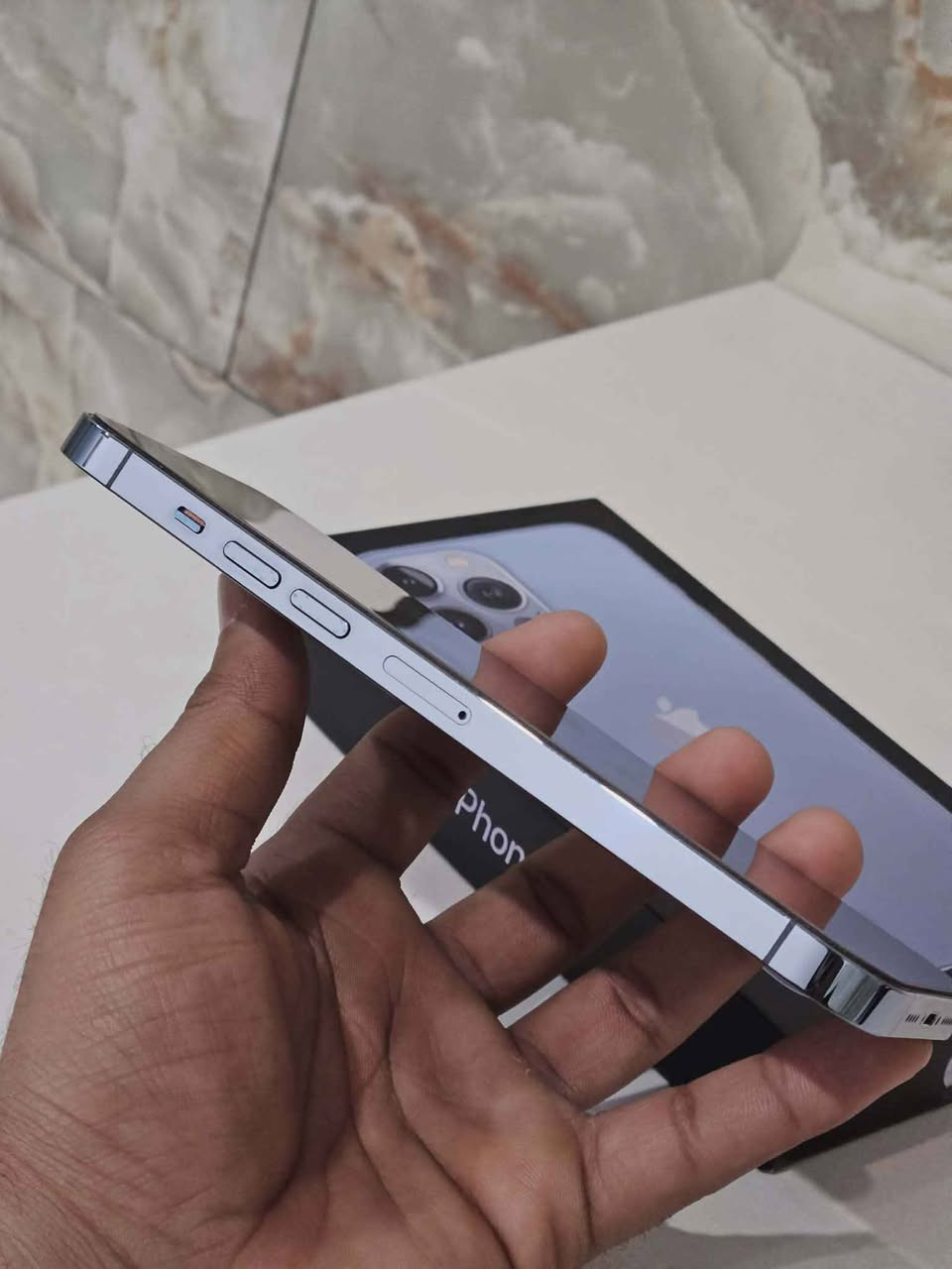 ايفون 13 برو ماكس 
تك شريحه نموذج M
ذاكره 256 بطاريه 85
كفاله عامه نضافه 100%

سعر خاص 
واتساب فقط *********** النجف, العراق
