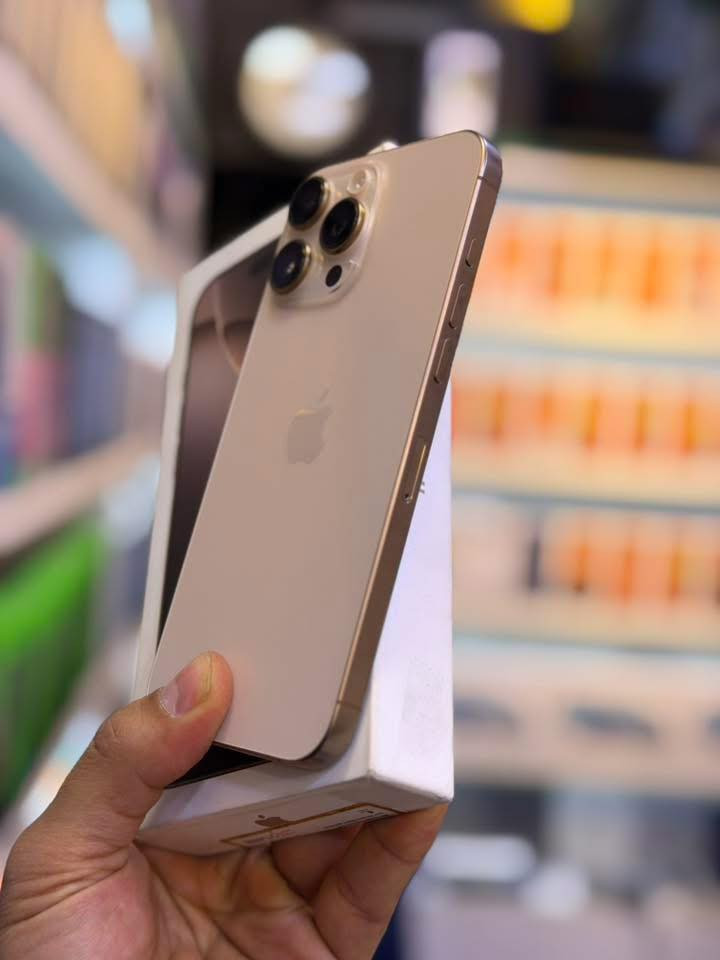 ايفون 16برو ماكس ضمان وكاله ماستر اصلي
ذاكره 256 بطاريه 100 جهاز  نضافه شخط واحد مابي داخل ضمان وكاله مع ضمان 5 ايام من مركز وين ميعجبك افحص على حاسبه كله نورمال وتر بروف الون مميز دزيرت 
السعر مليون و425 الف قفل اقوى سعر العنوان بغداد البياع شارع  عشرين 
🟦ومتوفر اقساط على مصرف الرافدين فقط 
هاتف ***********📞📞👉
هاتف ***********📞📞👉
