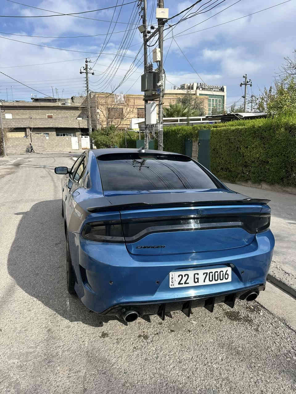 دۆج چارجەر
مۆدێل :2022 V8 
مواسەفات: RT
کوشین جلد 
کوشین سارد و گەرم 
کوشین قەیسی 
کوشین سپۆڕت 
سوکان شەفت ٣ گێڕ
ئاوێنە دژە فول لایت 
شاشە گەورە 
ویل 20 
لایت زینۆن 
بەسمە 
شغال 
حساس
کامیرە 
دیفیوزەر و باڵی سەر سندوق و باڵی سەر جام 
گێڕ و مەکینە و بەردی گزۆز و کارەبایات بە شەرت 
چوار تعدیلی بچوکی هەیە باقی هەموو گیانی بە شەرت بێ بۆیاغە 
ژینگە و ڕێگا و ساڵیانە و ڕەقەم و فحس و هەزەی نوێیە 
بەناوی خۆمە 
37000 mile ڕۆشتووە 
ڕەقەم شانسی: 2C3CDXCT6NH225207
لە وێنەی دەحمەکە هەموو گیانی PPF ی ڕەش کراوە 
نرخ: 259 وەرەقە 
ژ.م: ***********
لە هەولێرم
