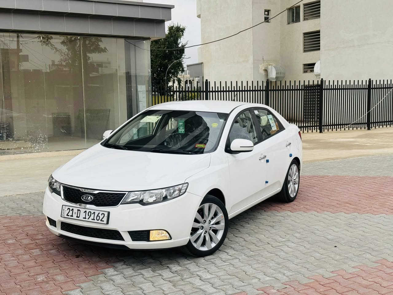 ڪیا سیراتو مودیل2013  خلیجی مکینە 1600 دوش  ژينگة سنوية هزة رقم كلها جديد مواصفاتها  فول ماعدا بصمة سلايت   گير ٦ نمر داخل احمر  حساس خلفي  اشار بل مری  صالنصا رياضي تحکمات حاکیه بلوتوث مراية شفط خمسه ویل کب 17  یدات نیکل   ای بی اس  تخم تایر جدید سيارة بدون صبغ بس مكانين تعديل بارد بي    بدون حالوب 
كير ،محرك  بدون عيب  مامفتوح شرط تبريد، تحويل شرط مكاني كركوك ايسكان سعرها 114  بي مجال بسيط  
اسيا   :   ***********
