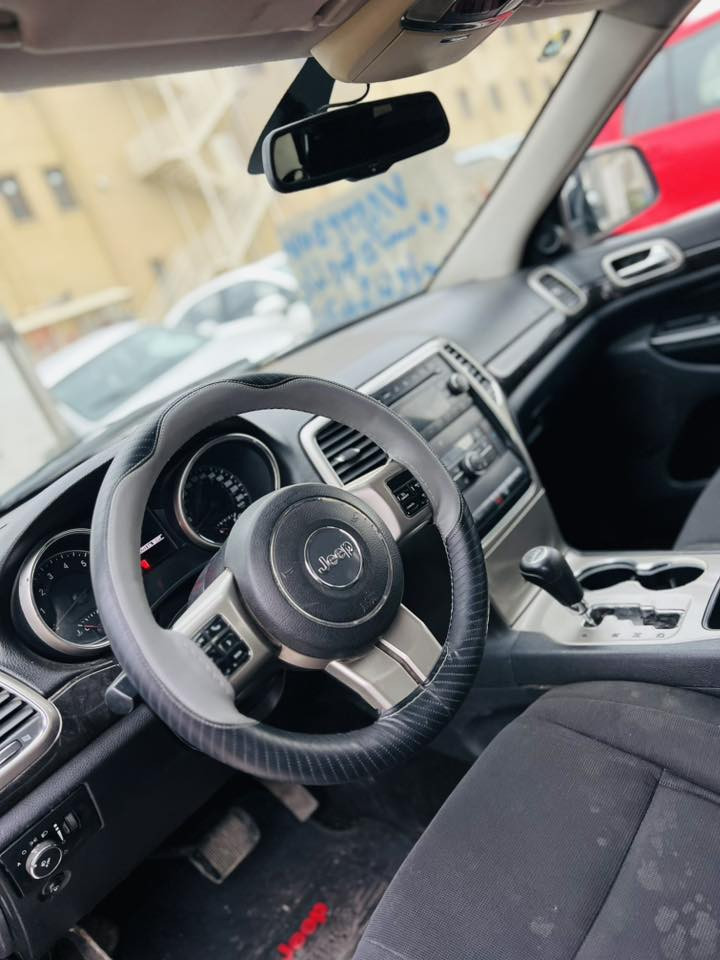 Jeep Laredo 2012
دووپەلە بۆیاغی هەیە ساغ
چوار مۆدی لێخورینی هەیە
سوکان ڤۆلیۆم 
تەبرید مەرکەزی 
کوشین کارەبای
پێش و دوای حەساس 
هەمووگیانی لەسەرشەریکە مایتەوە
رەقەم و سنەوی پلاستیکی لەگەلە 
كێشەی مەدەنی مالی مەدەنی بەشەرت
گێرومەکینەوکارەبای دەعامی بۆ دەعامی بەشەرت .
شوین هەولێر
سعر 90 وەرەقە و مەجال
بۆ زانیاری زیاتر نامە بنێرن لە خزمەتدام .


**إذا كنت صاحب هذا الإعلان وتريد حذفه لأي سبب، رجاءا أرسل رسالة إلى الدعم الفني**