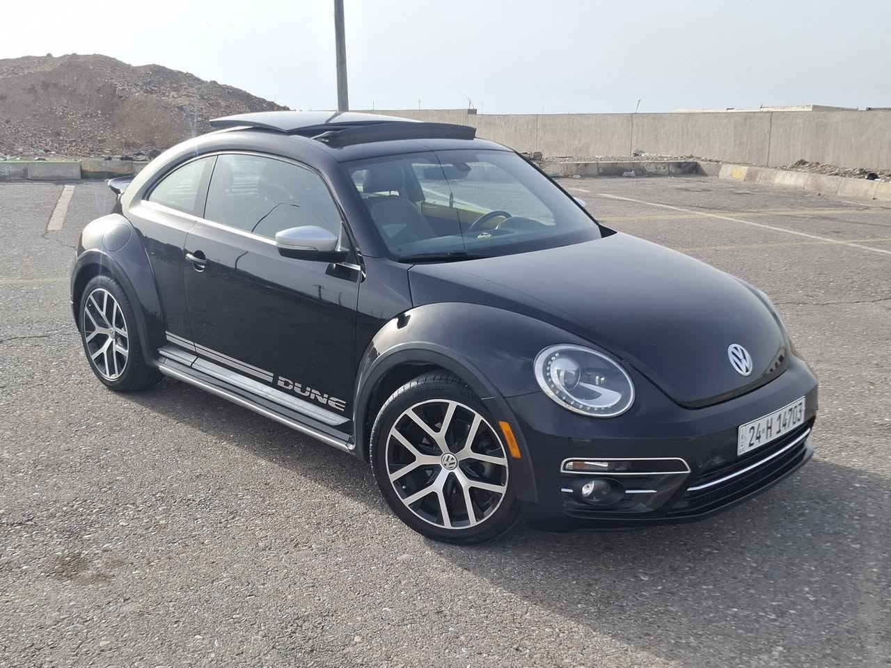 Volkswagen Beetle Dune
2018 
فقط بيع 
فئة دون فول مواصفات : بنوراما ، بصمه ، كشن جلد هيتر ، سماعات فيندر دمام صندوق ، كامرا وحساسات ،حساسات ماسحات ، امبينت لايت ، لايت امامي خلفي لد ، كار بلاي الخ .....
رقم جديد هزه جديد سنويه لحد 2030
محرك وكير بشرط
عنوان اربيل ،تفاصيل اكثر واتساب ***********
الممشى 65 ميل
السعر ١٣٤ ورقه
