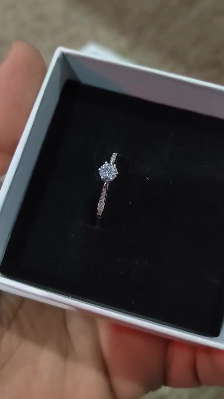 ماركة فضة والماس
فضة و الماس و اشياء ما تلكوها بمكان واحد.
كله ماركة


**إذا كنت صاحب هذا الإعلان وتريد حذفه لأي سبب، رجاءا أرسل رسالة إلى الدعم الفني**