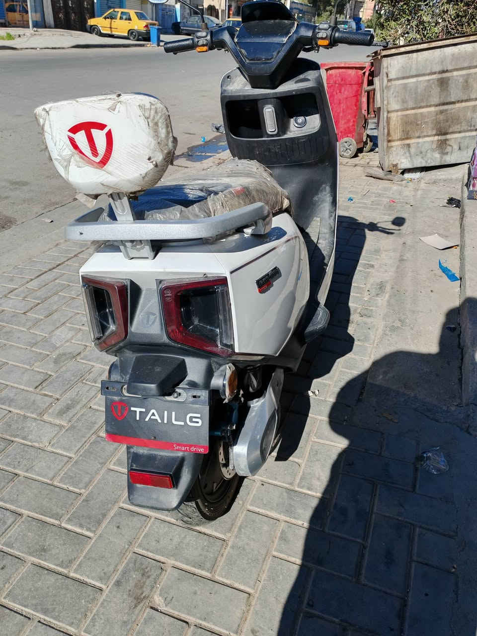 السلام عليكم
دراجة تيستا للبيع استخدام شخصي نظيفة كلش 6 بطاريات السعر 750 وبيها مجال مكاني التراث تقاطع درويش ***********
