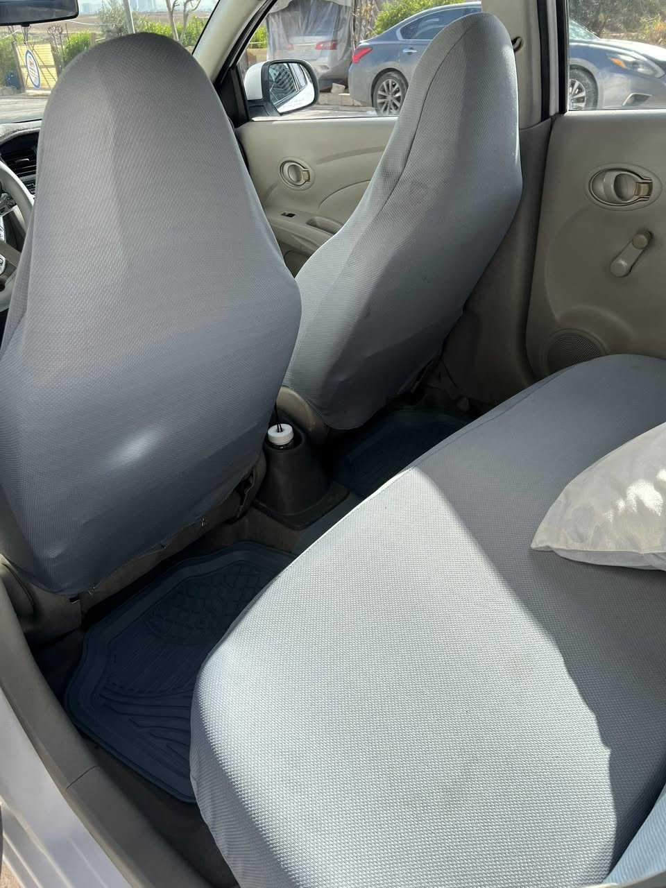 نیسان سەنی محدیل 2019 سەیارەکە یەدە نیکلە مواسفات هیندیە عساسە تۆماتیک چوار تایە و ویلی نوێیە هەزە و فحس و رەقەمی نوێیە بەینی دەرگاو جاملخ سبوغە بێ ژۆرێ لەگەل دوو جێ ساردی هەیە 160Km. ڕۆشتوە گێر و مەکینە تەبریت بەشەرت ***********
