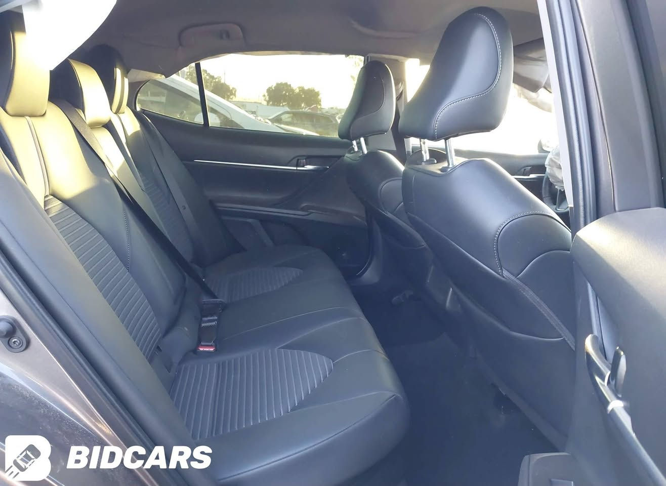 السلام عليكم تيوتا كامري موديل ٢٠٢٢ أمريكي هايبرد بنيد وجاملغ نفسه مصلح بدون دواخل  رقم بغداد الجديد موا صفات شفتات استيرن شاشه كبيره بصمه تشغيل بصمه ابواب ويل ١٧ عالي كشانه جلد داخل لونين رصاصي اسود لون نفطي فاتح محرك شرط كارتون بطاريات فول رادارات توقف ذاتي السعر ١٨٧وبيها مجال الاتصال على الرقم *********** المكان الرمادي
