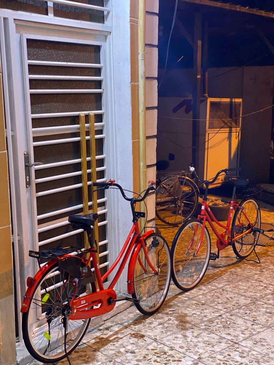 سلام عليكم بايسكل للبيع لون احمر موديل 22  مكان كوفه علوه الفحل الاستفسار على الرقم  ***********السعر 110وبي مجال  تعال خاص وبيك خير وتدلل
