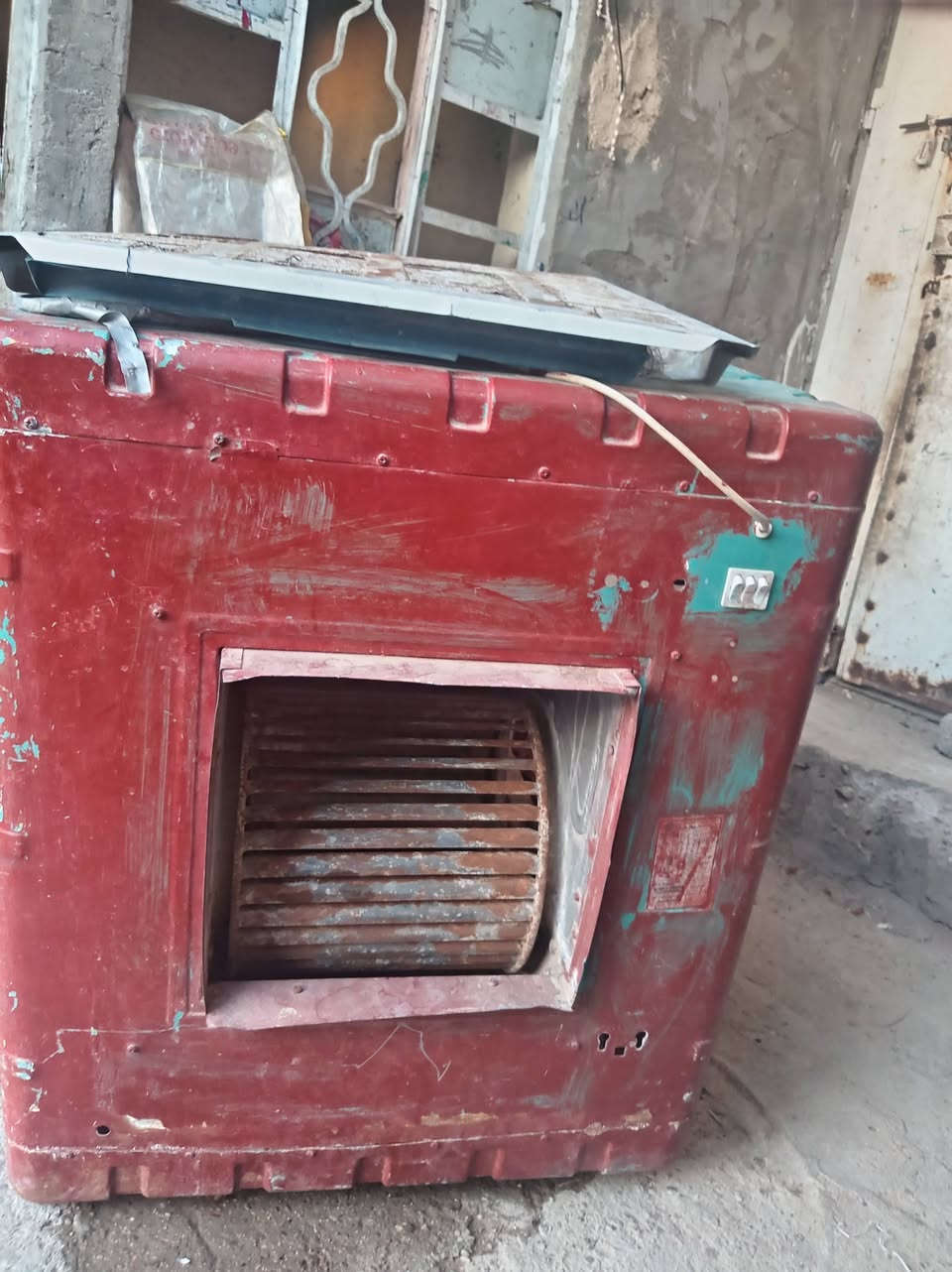 مبرده البيع سرعتين نضيفه مابيه اي خياس شغاله علئ فحص.مكاني نجف الاستفسار علئ رقم ***********
