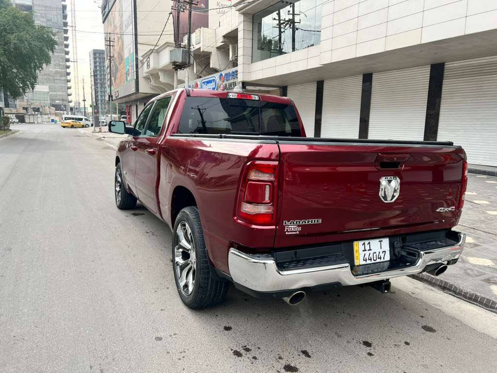 سلام عليكم 
دوج رام 2023  لارامي
محرك 5700 سياره جاهزه خير من الله
صور الحادث موجوده بل منشور 
رقم بغداد تحويل ثاني يوم  
مستعجل علبيع للستفسار  ***********
 باب طويل بدي قصير وباقي المواصفات معروفه
