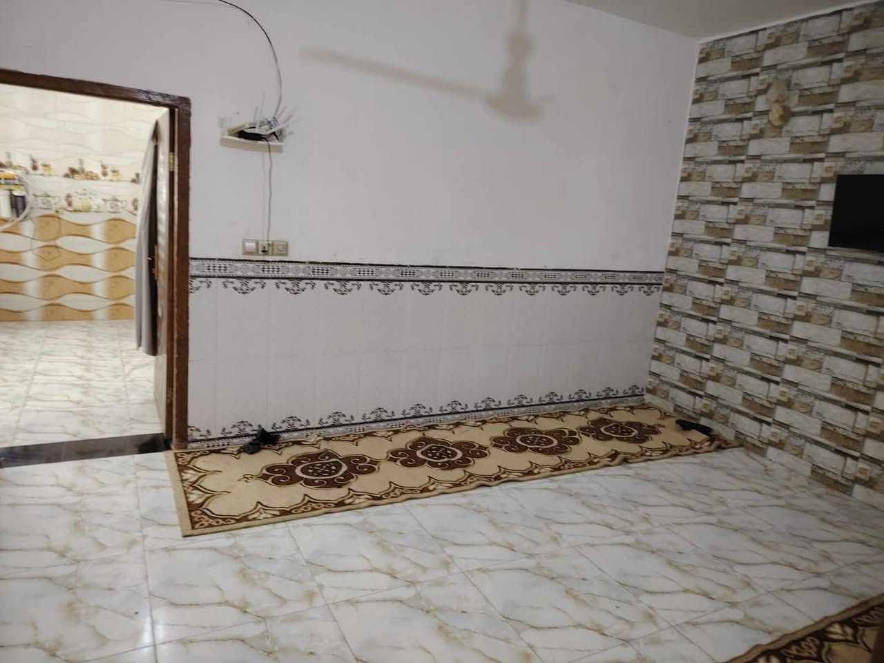 دار سكن ايجار  
الموقع حي اور قرب انور خضير 
على المتنزه المساحه 200متر 
 الاستفسارات اتصل على الرقم 
***********
