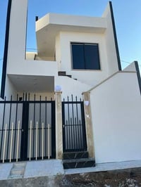 التعليم العالي • دار للبيع • ١٢٠م