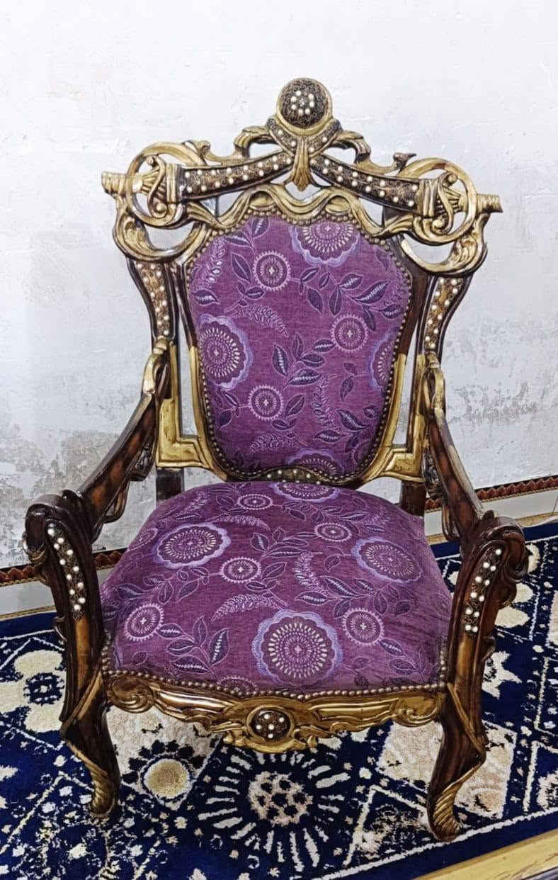 تخم زان مصري مطرز بنحاس 10 مقعد
مع طبلات بدون اي ضرر نظافه 100%
سعره  475 وبي مجال مكان 
البياع تواصل على الرقم واتساب
 ***********
