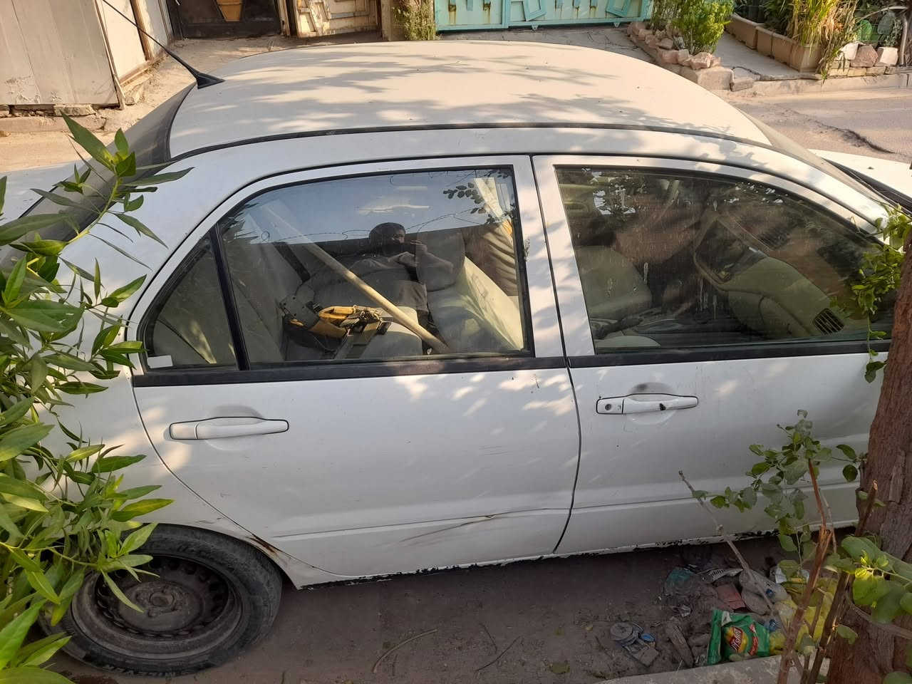 السلام عليكم
لبيع لانسر ٢٠١١ مال شركه العامه 
سياره الكشر يرادله ترتيب داخله حلوه 
السياره مكانه بغداد اليرموك وهذا رقمي ***********
السعر المطلوب 70 وبيه مجال
