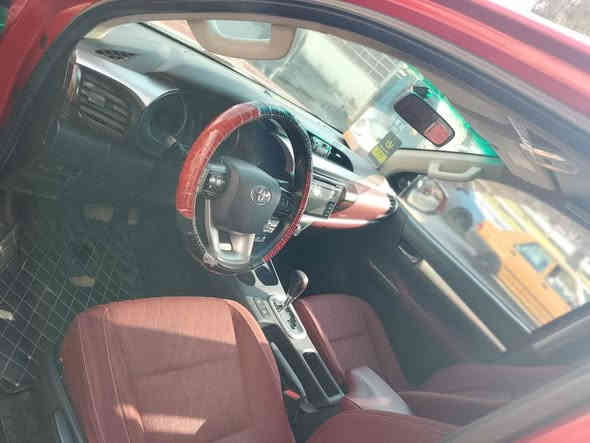 ..السلام عليكم
هايلوكس موديل 19 
سياره بلادي 
مكفول من الضرب لا تبديل لا صبغ 
سونار موجود بل منشور 
كير محرك تبريد مكينه كفاله عامه بلادي 
تخم تاير شواصي مكفولات 
دوخل نظيفه سياره حلو معنا الكمله بل عافيه ياخذها 
رقم ربيل شكل جديد سنويا جديد بسمي تحويل شوكت ما يعجبك حولك 
سعار سياره 280بي مجال شي بسيط 
العنوان بغداد بلديات نتصل وتدلل عله رقم 
***********
