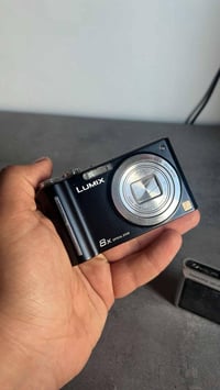 كاميرا لومكس للبيع – Panasonic Lumix  ✅ المواصفات:  • 📷 الدقة: 14.1 مي...