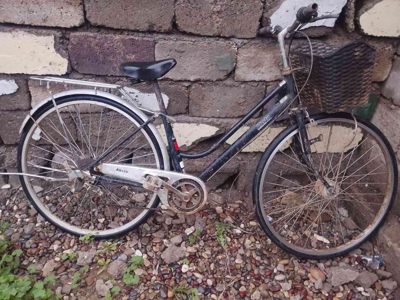 اسلام عليكم بايسكل للبيع تواير جدد عقرب جديد وتبديله جديده السعر 140الف  ***********
