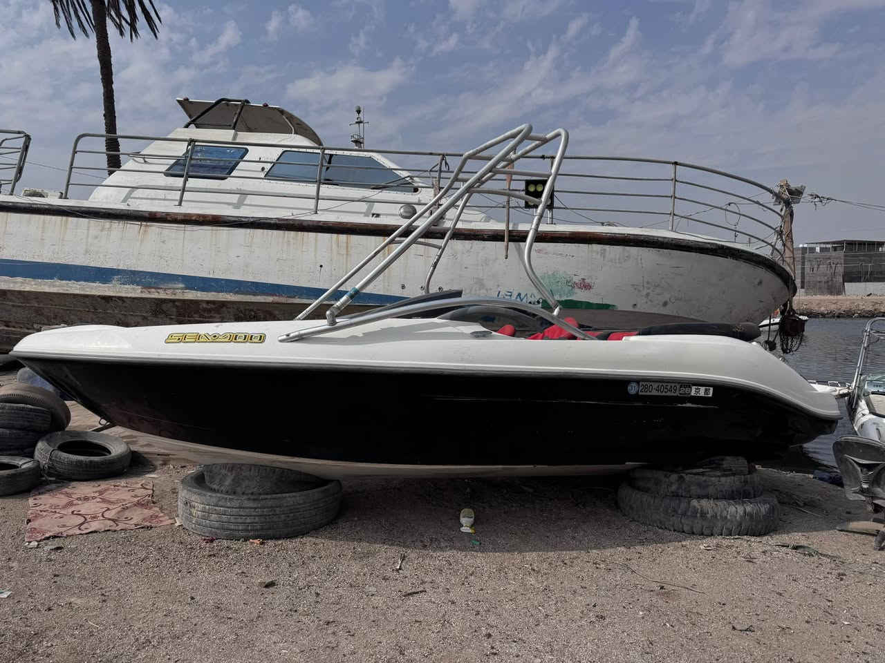 السلام عليكم زورق للبيع النوع سيدو. وارد اليابان مامشتغل بلعراق. العنوان البصرة السعر 65. نهايتة قفل. 🔐 ***********
