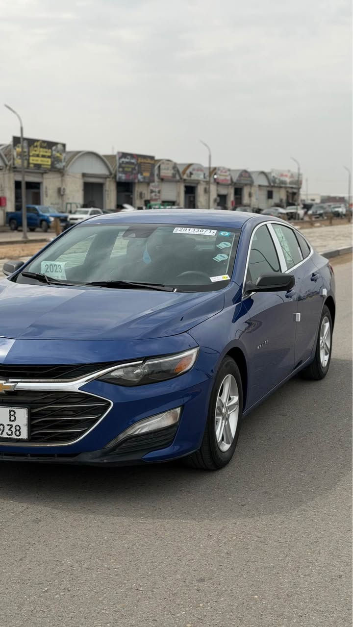 السلام عليكم 
شوفرليت ماليبو 2023  لون بحري  المميز  رقم بصره معقوقين  حادث فقط بنيد مبدل ومصبوغ شاصي لغد كفاله السيارة كلش جديده وجهازه

المواصفات : 
بصمة تشغيل  / كرسي كهرباء / تحكم ستيرن / شاشة كبيرة / / تدفئة كشنات  / هندبريك دكمة / بلوجكتر LED  / ويل كب  / مانع انزلاق / بلوتوث / اواكس / USB / ماشيه 57 كيلو
السعر 117 وبيها مجال
الاستفسار *********** البصرة, العراق
