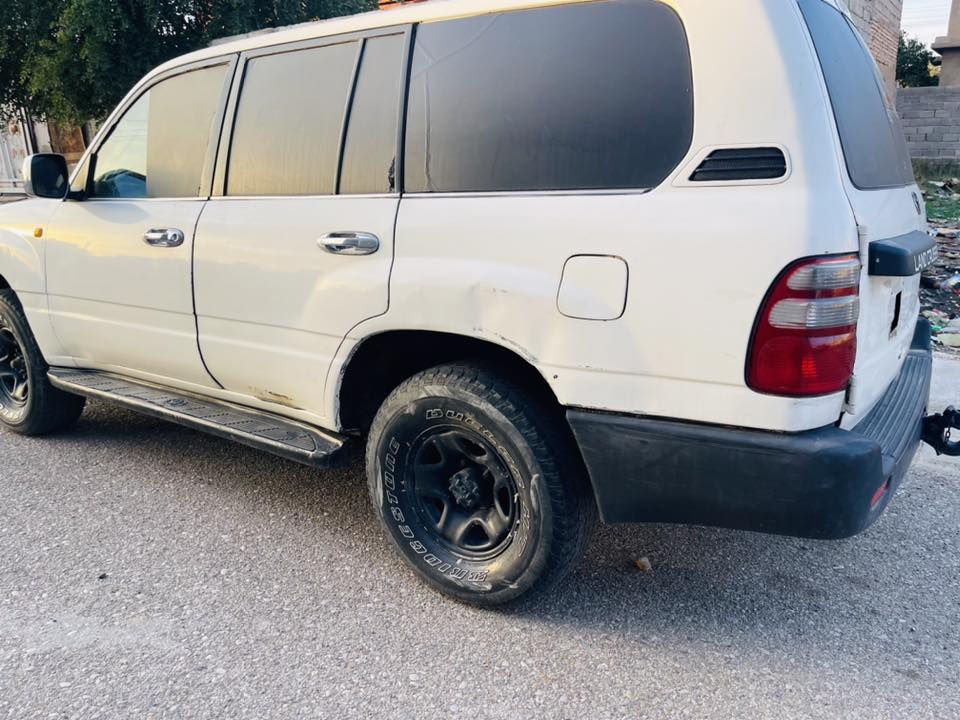 السلام عليكم اخوان مونيكا مصفحه ادوااات موديل ٢٠٠٥كير عادي مكينه كاز 
مكينه كير اكسل حداديه تخم تاير السعر ٦٠ وبيه مجال اتصال ع رقم ***********
