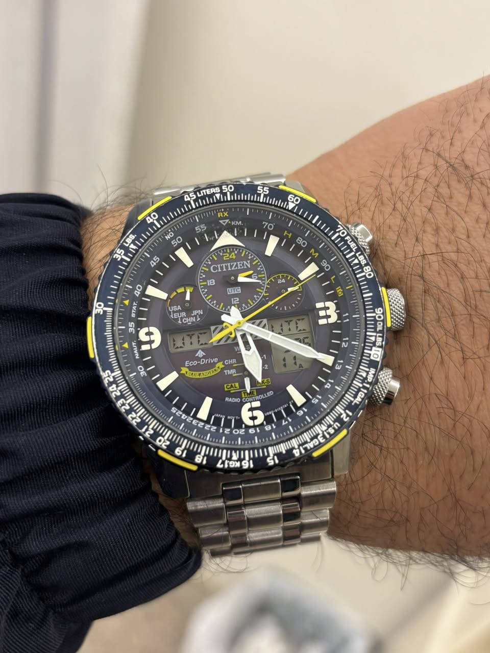 🔹سلام عليكم 🔹
‏‎-سيتيزن ابلو انجل (للطيارين )
  ياباني اصلي ايكو درايف  
‏‎-نظيفة جدا 
غنيه عن التعريف 
‏•••••••••••••••••••••••••••••••••••••••••‎
يوجد توصيل 🚕🚕
‏‎للاستفسار ***********

‏‎🖤سعر الساعه 340دولار 
نهائي بدون عمله 

‏‎
