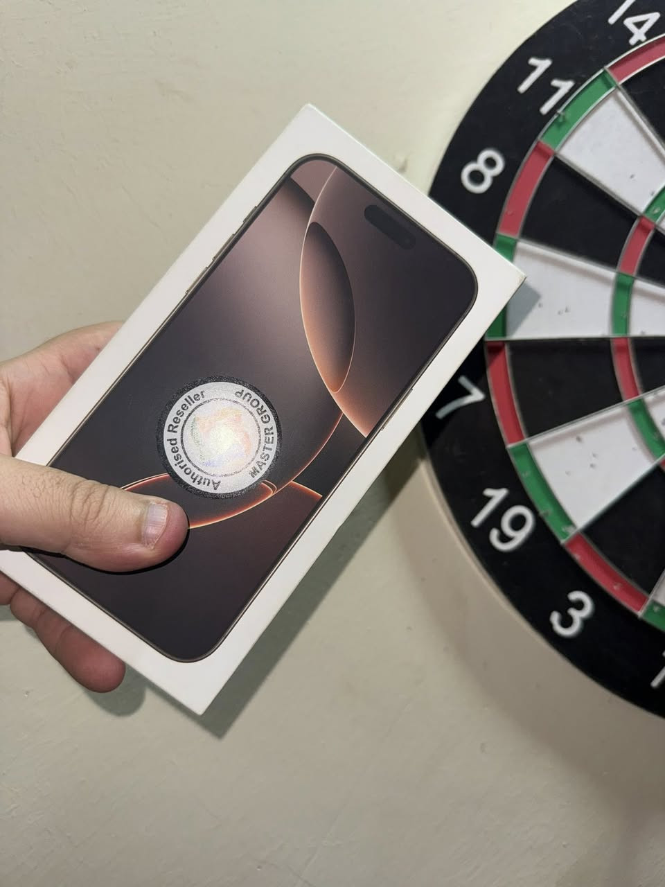 ايفون ١٦ برو ماكس ٢٥٦ ضمان ماستر بطاريه ٩٥ 
داخل ضمان ينتهي ضمان تاريخ ٢٠٢٦/٥/١
مع ملحقات 
شاحنه 
عدسات ياقوت 
لاسق مضلل ضد كسر
 ملحقات جدد غير مفتوحه 
السعر ١٤٠٠ 

مراسلة ع خاص او واتس ***********
