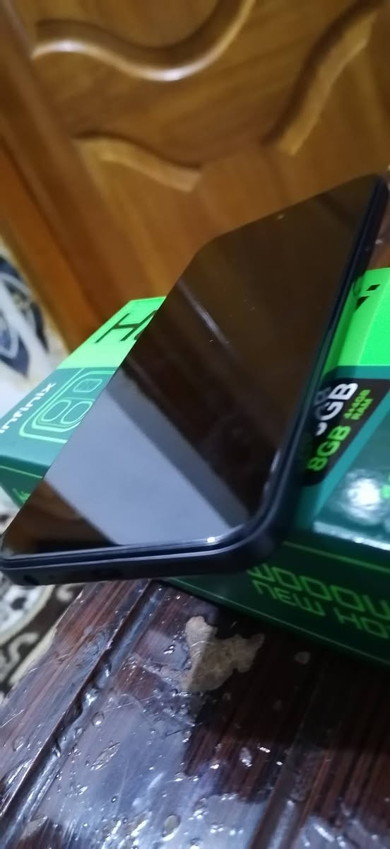 السلام عليكم انفنكس هوت ٥٠ ذاكره ٢٥٦ عشوائية ٨ كامره ٤٨ شاحنة ١٨ واط الهرتزيه ١٢٠ بطاريه ٥٠٠٠ الجهاز جديد استخدام كلش قليل غراضه كامله سعره ١٣٠ عنواني حله مركز ***********
