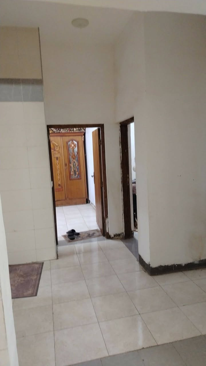 بيت  للبيع مساحته ٢٠٠  واجهه ١٠  نزال ٢٠  طابق واحد بنا حديث  ستقبال + صاله +غرفتين نوم +مطبخ صحيات داخليه +صحيات خارجيه
عنوان زعفرانيه شارعين الوليد زراعي شموخ مقبيل منتزه رقم الهاتف ***********
 بيت  للبيع مساحته ٢٠٠  واجهه ١٠  نزال ٢٠  طابق واحد بنا حديث  ستقبال + صاله +غرفتين نوم +مطبخ صحيات داخليه +صحيات خارجيه
