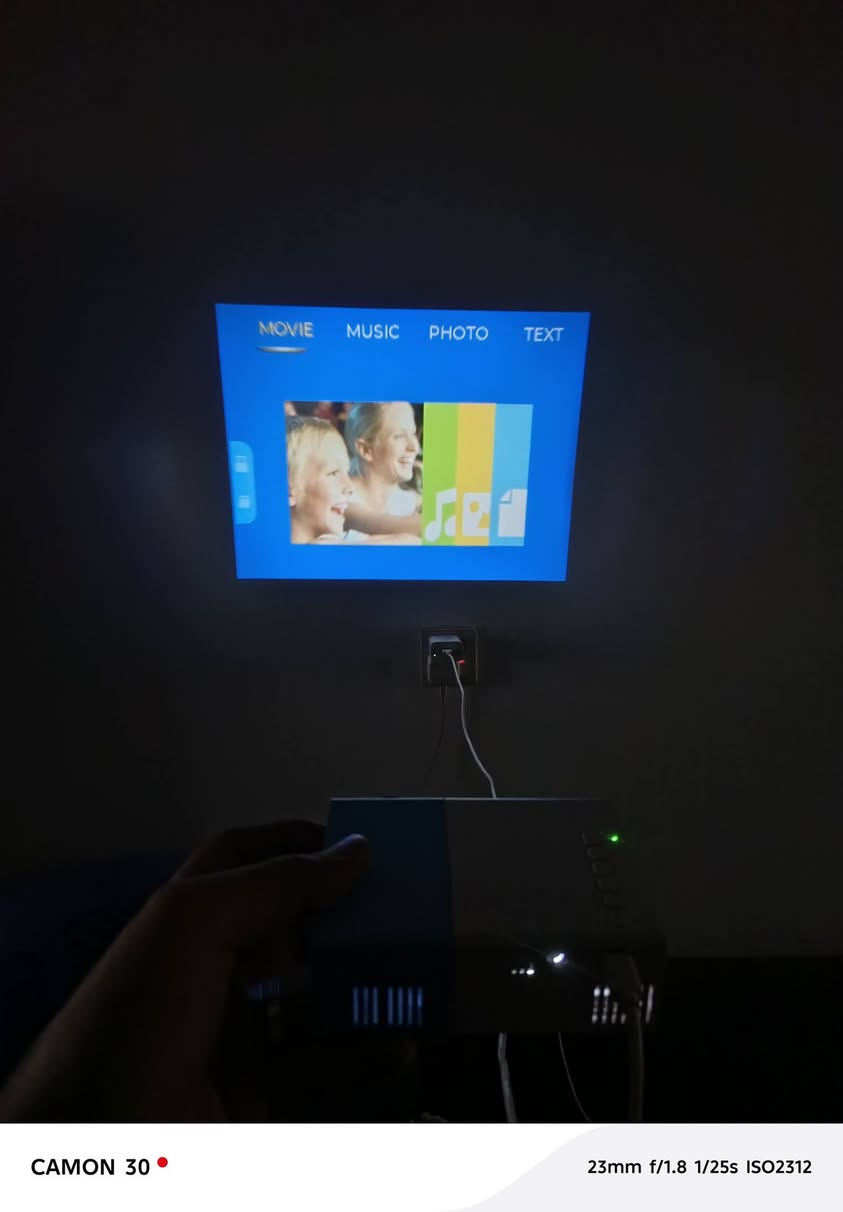 داتا شو صغير
موضح بالصور 
ملحقاته وحجمه موضح بالصور 
منفذ تشغيل تايب سي 
السعر 12 والتوصيل مجاني لك العراق


**إذا كنت صاحب هذا الإعلان وتريد حذفه لأي سبب، رجاءا أرسل رسالة إلى الدعم الفني**