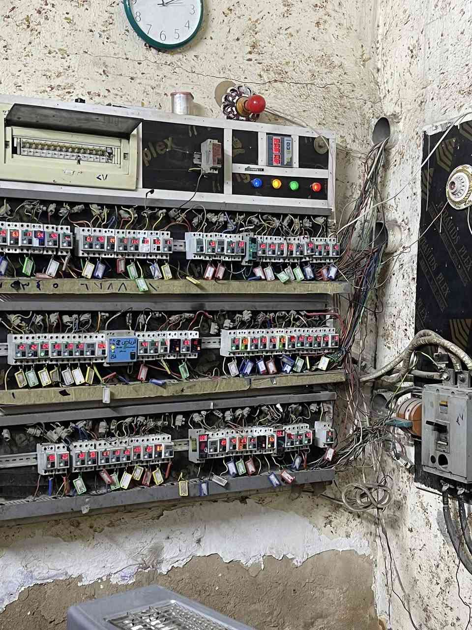 سلام عليكم موقع لبيع بغداد مدينت صدر قرب سفاره حمله ستميه وخمسين  بي تلث مكاين عل جزره لوصطيه***********
