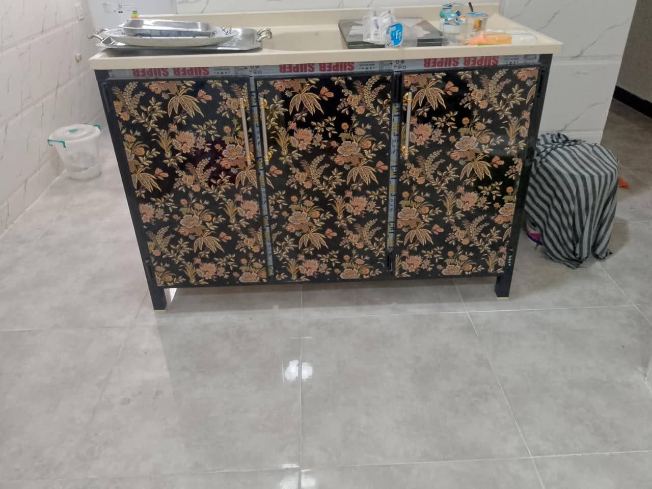 @إشارة إشارة #كاونتر ثلاث قطع بعده مامستخدم ابد مستعجلين على بيعته شاري يجي خاص السعر250بي مجال


**إذا كنت صاحب هذا الإعلان وتريد حذفه لأي سبب، رجاءا أرسل رسالة إلى الدعم الفني**