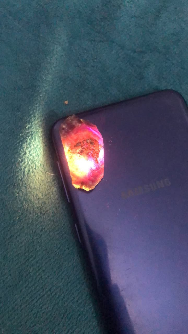 عندي هذن لخرز ما اعرفلهن
لوحده ١٠ الف 
***********
